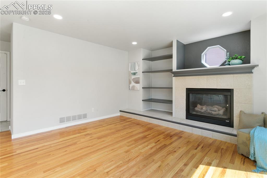 Image 22 of 48: Family Room