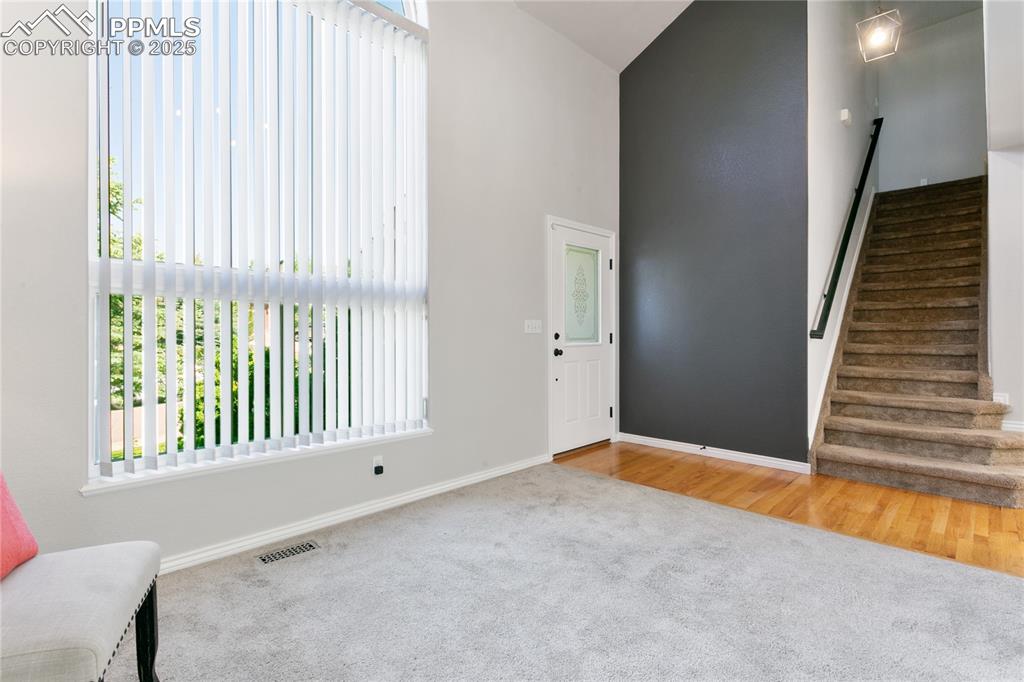Image 4 of 48: Entry