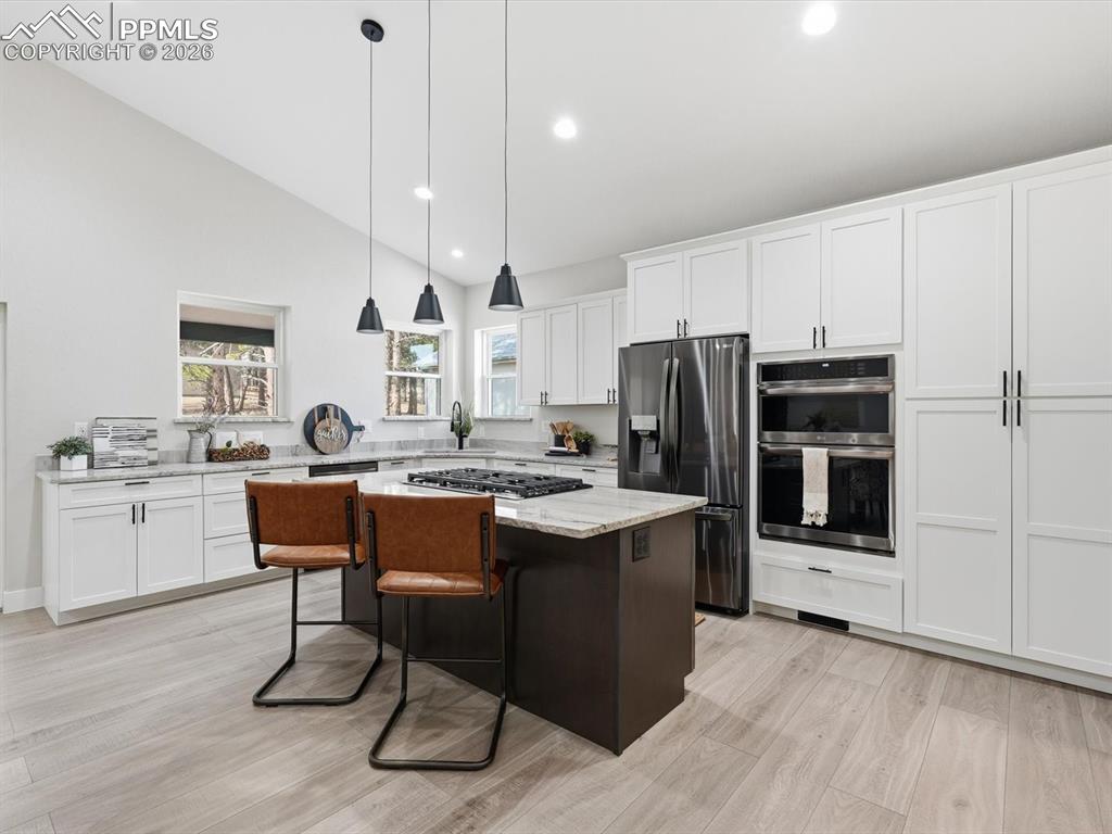 Image 13 of 47: Kitchen