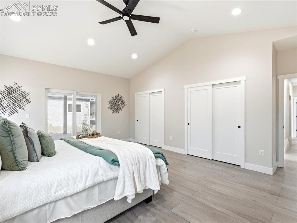 Image 22 of 47: Bedroom