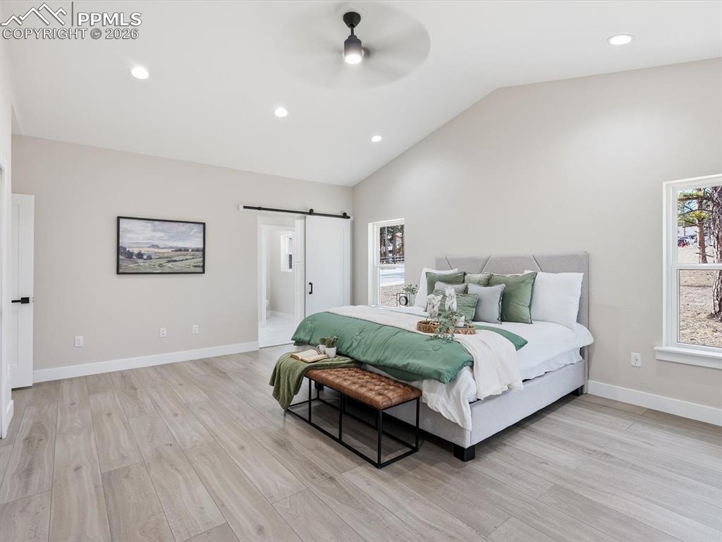 Image 23 of 47: Bedroom