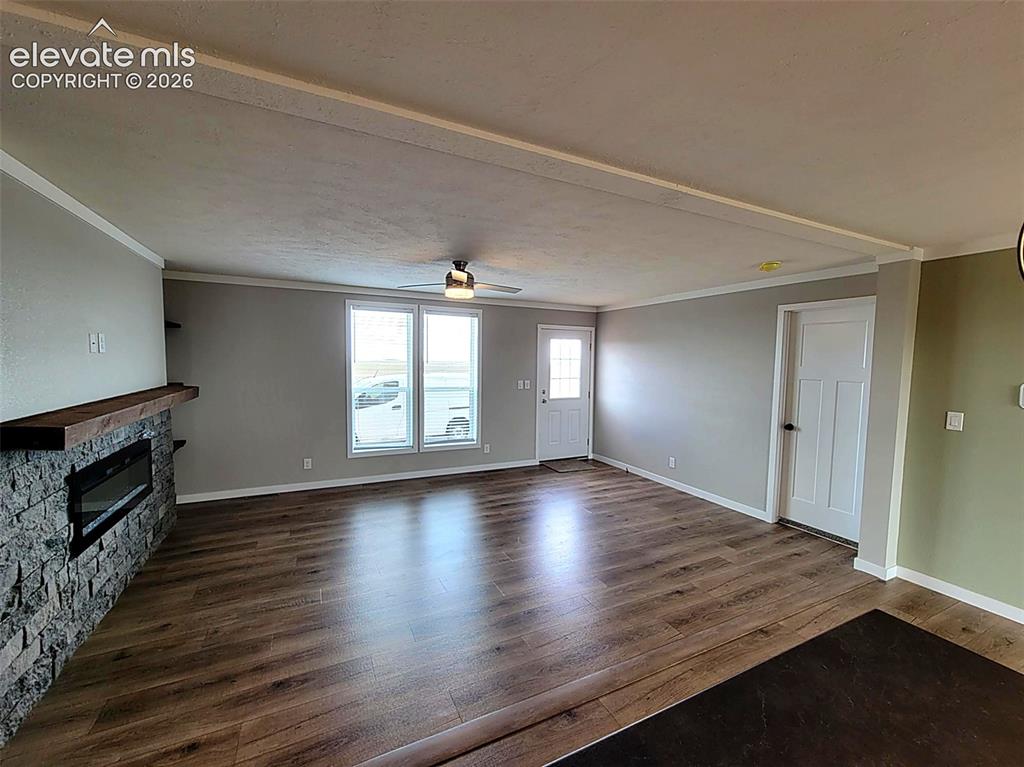 Image 9 of 21: Living Room