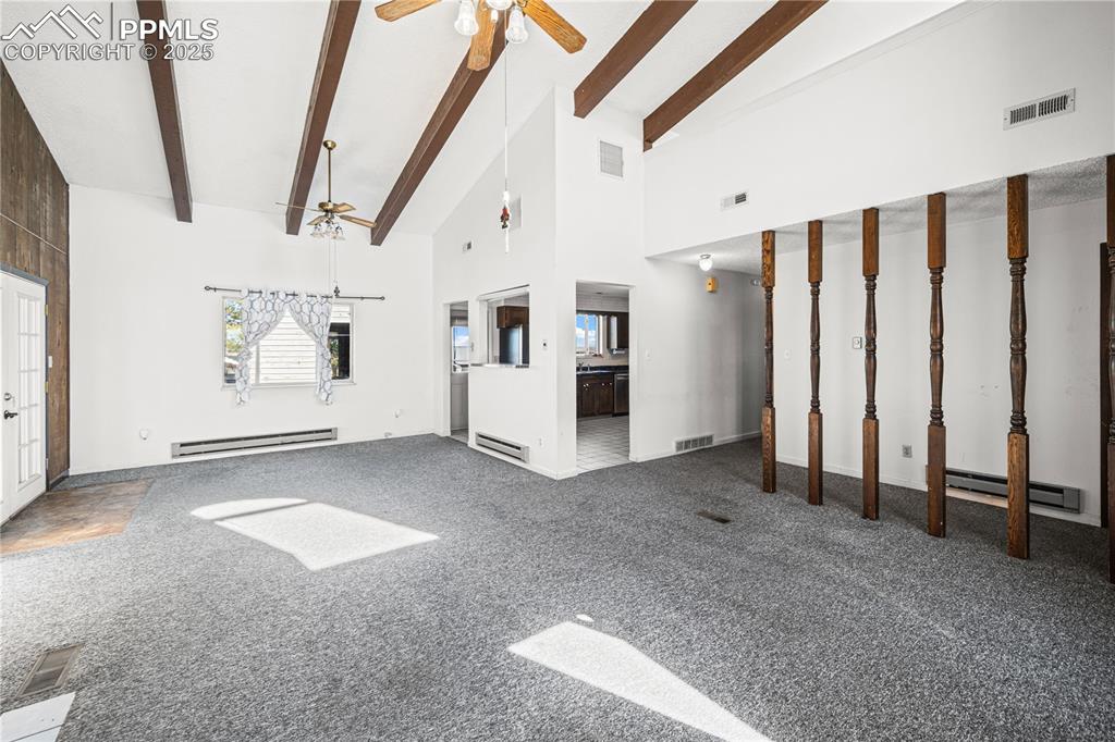 Image 5 of 31: Living Room