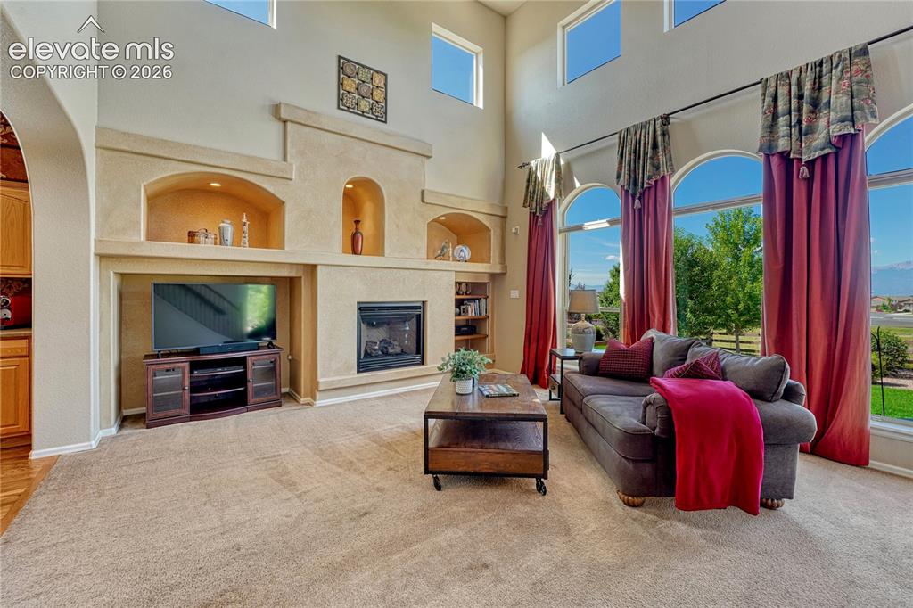 Image 8 of 50: Great Room