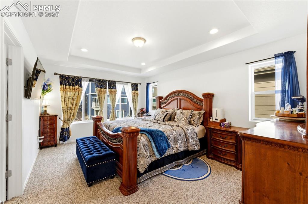 Image 16 of 35: Bedroom