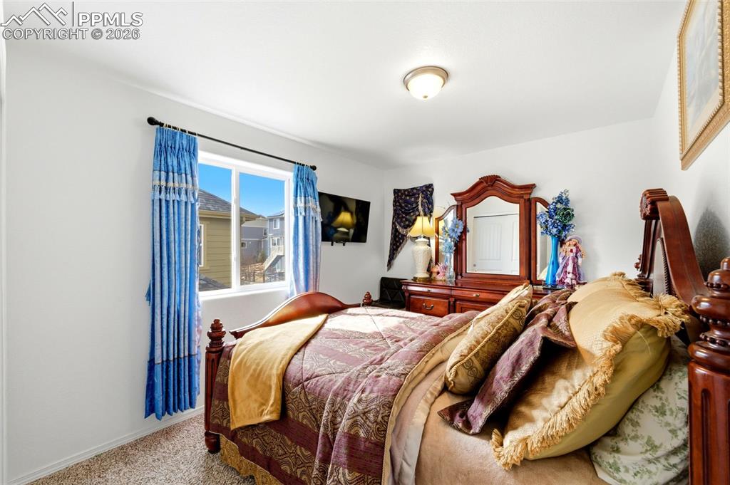 Image 19 of 35: Bedroom