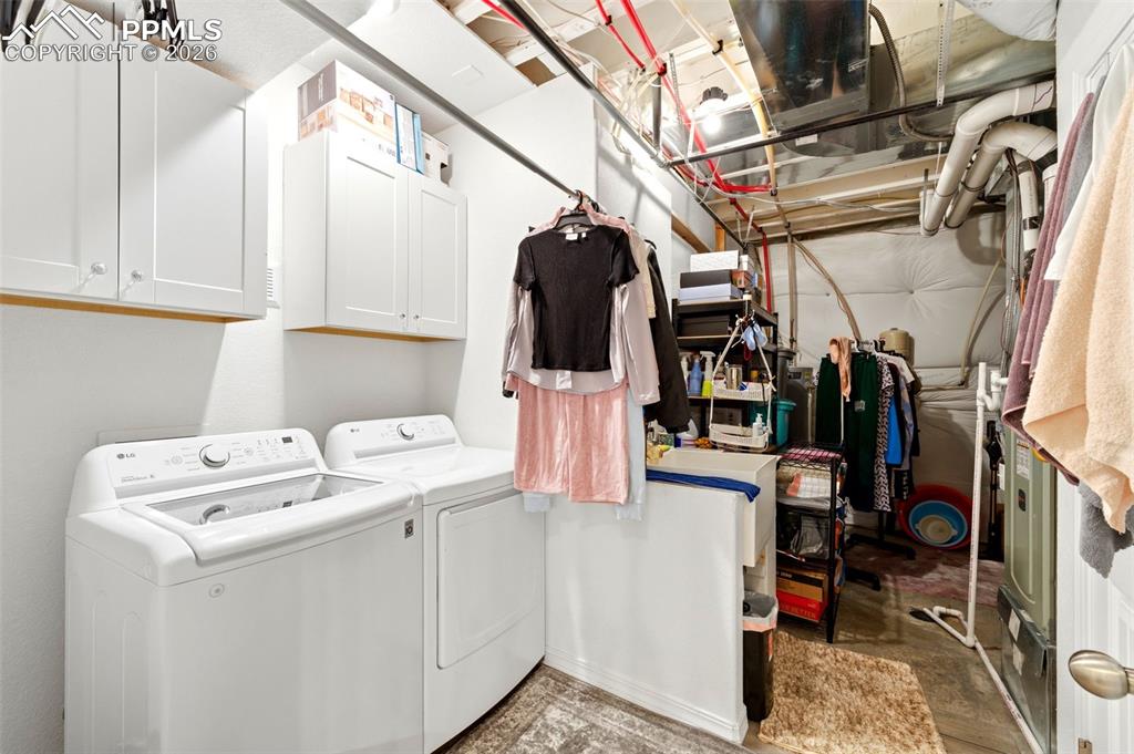 Image 23 of 35: Laundry