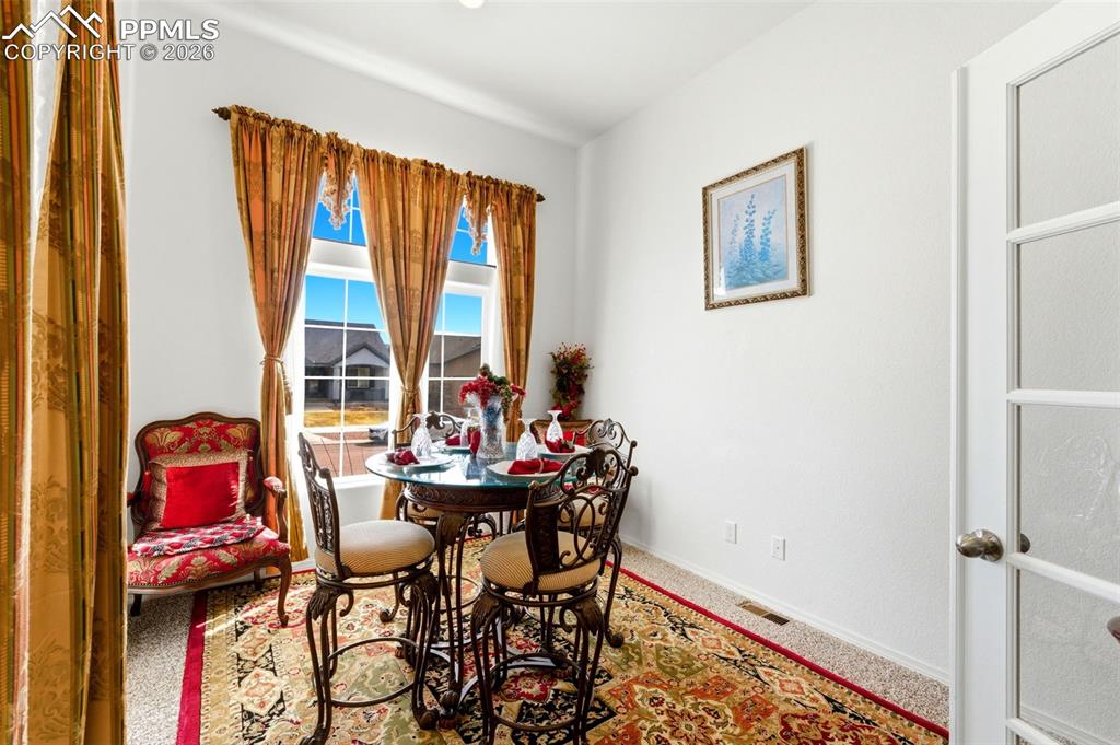 Image 6 of 35: Dining Area