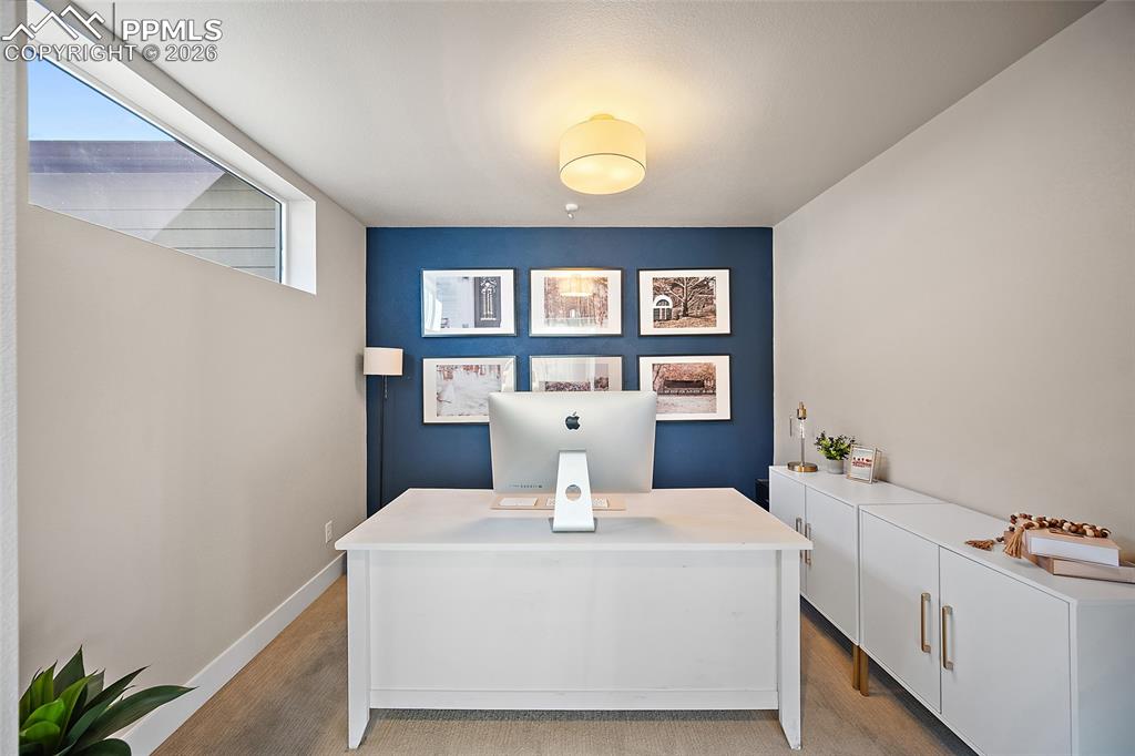 Image 16 of 45: Home office 