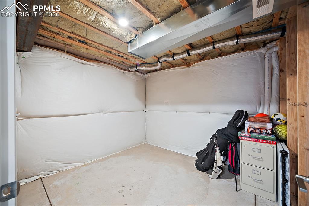 Image 24 of 45: Storage area - Potential for a 2nd Home office 