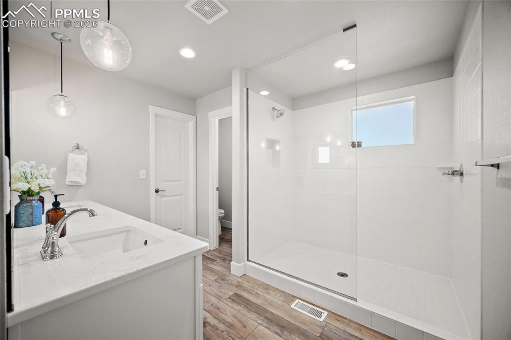 Image 36 of 45: Master Bathroom