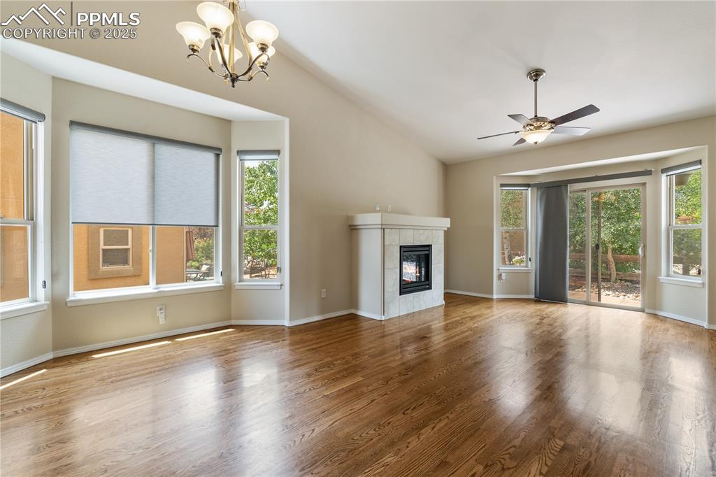 Image 10 of 50: Living Room