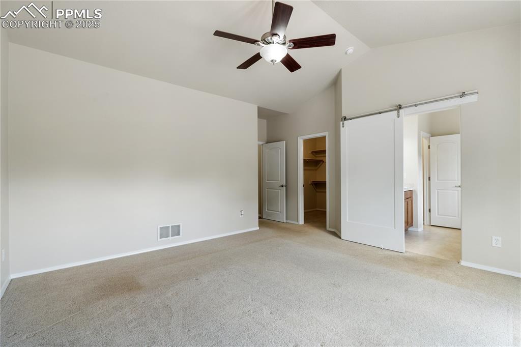 Image 22 of 50: Bedroom