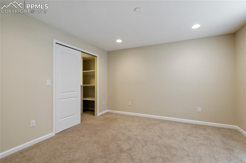 Image 40 of 50: Bedroom