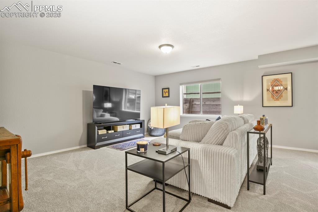 Image 26 of 36: Family Room