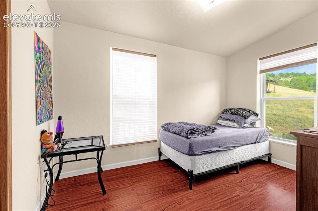 Image 13 of 40: Bedroom