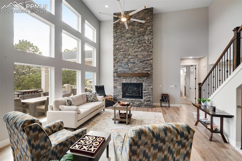 Image 11 of 50: Living Room