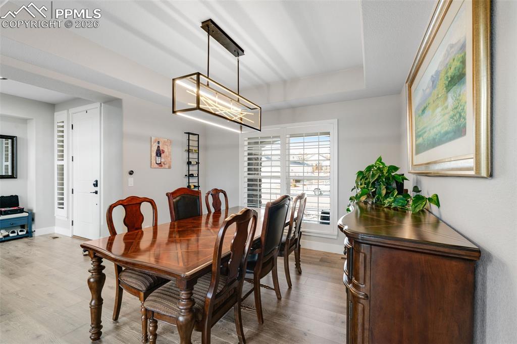 Image 19 of 50: Dining Area