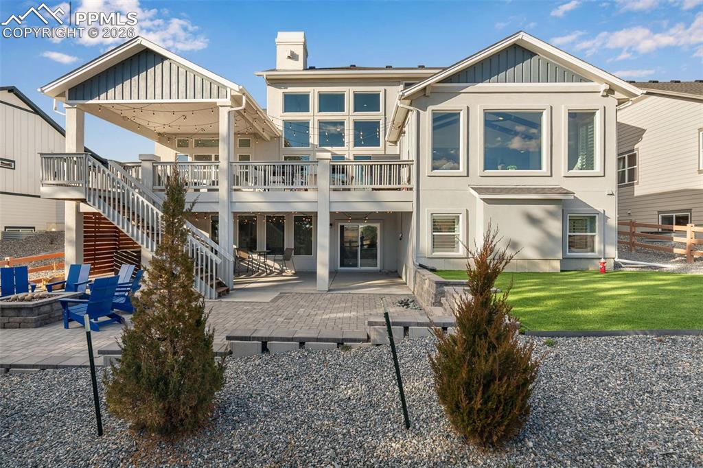 Image 3 of 50: Back of Structure