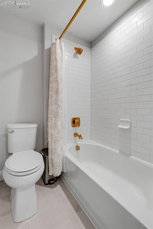 Image 39 of 50: Basement J&J Bath