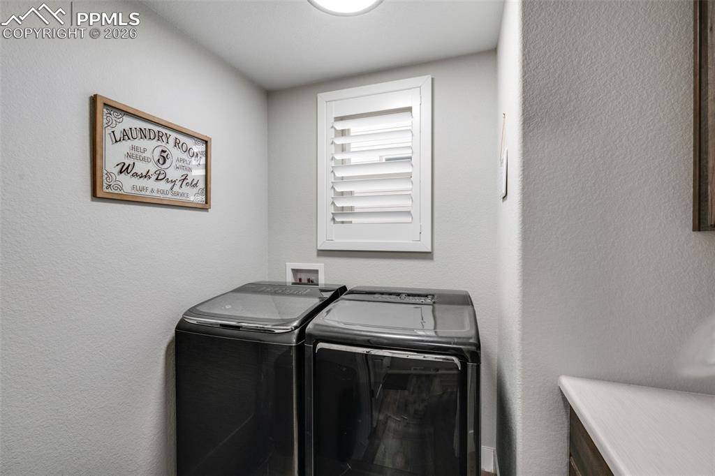 Image 40 of 50: Laundry