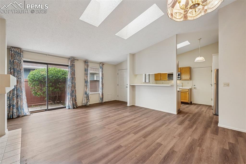 Image 8 of 27: Living Room