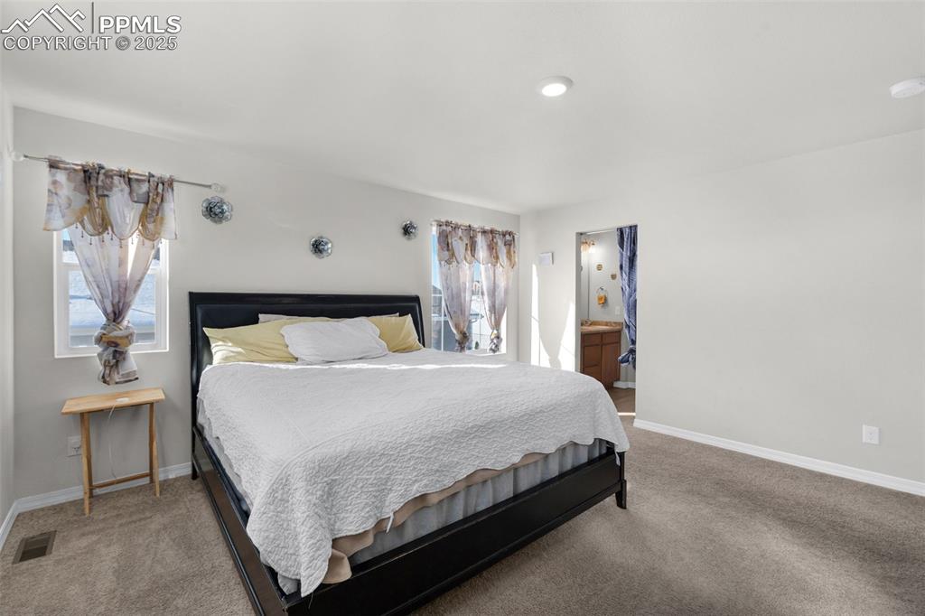 Image 15 of 38: Bedroom