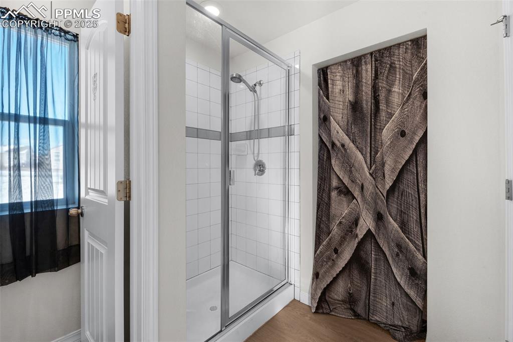 Image 18 of 38: Bathroom