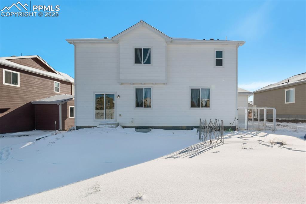 Image 29 of 38: Back of Structure