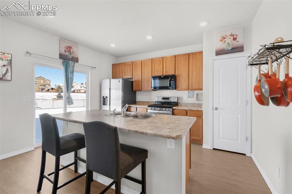 Image 5 of 38: Kitchen