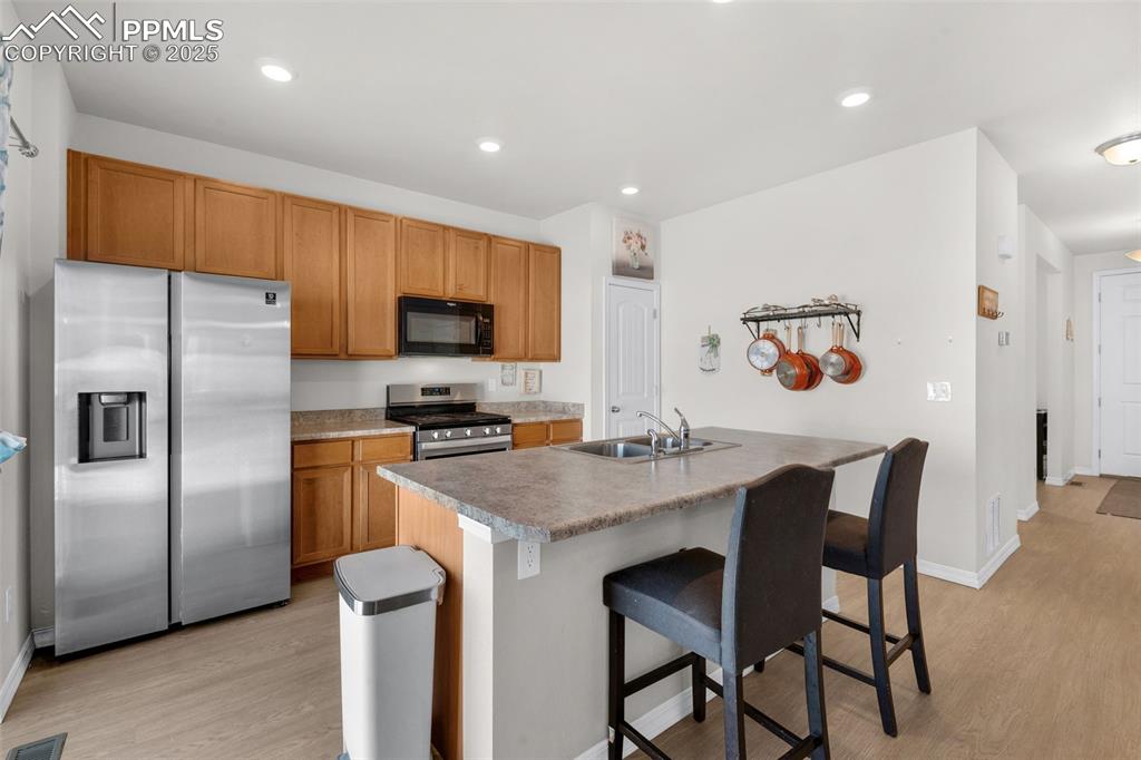 Image 6 of 38: Kitchen