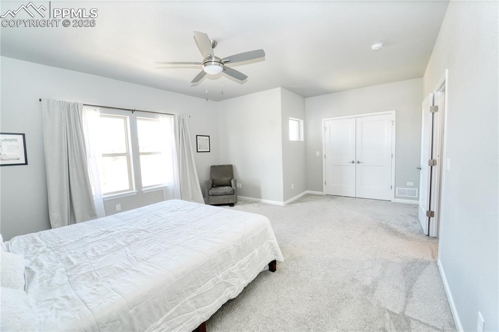 Image 12 of 26: Bedroom