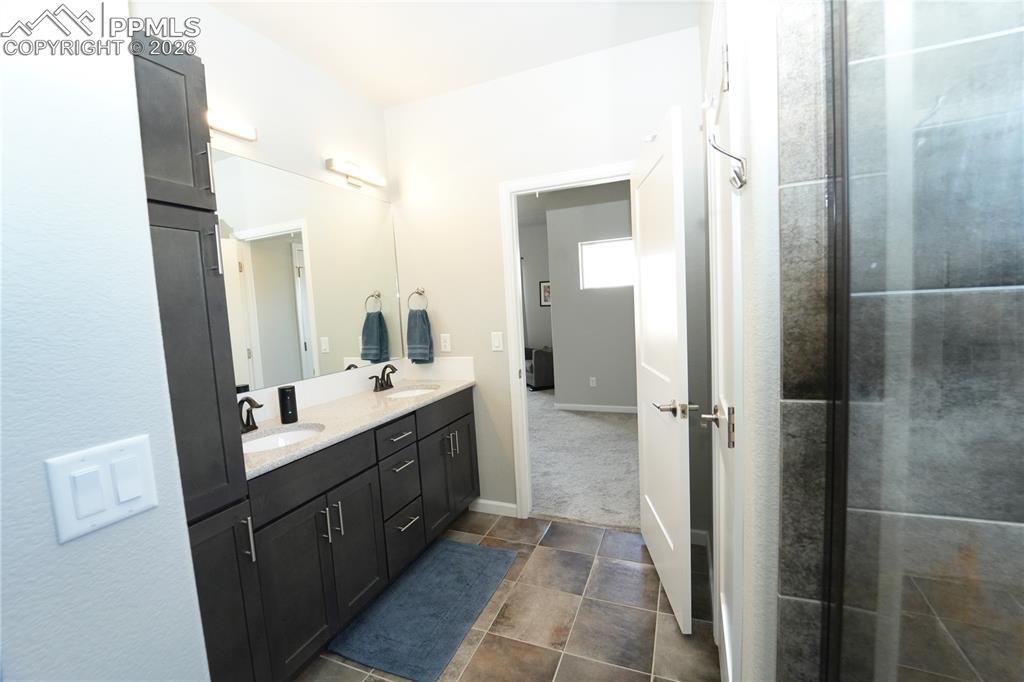 Image 15 of 26: Bathroom