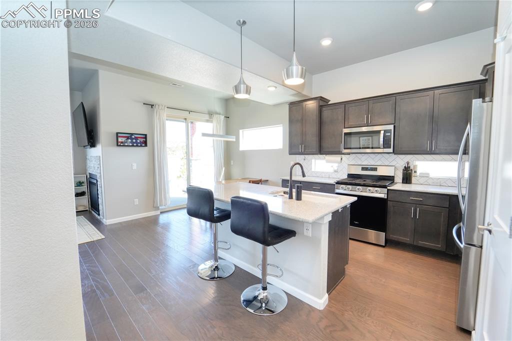 Image 4 of 26: Kitchen