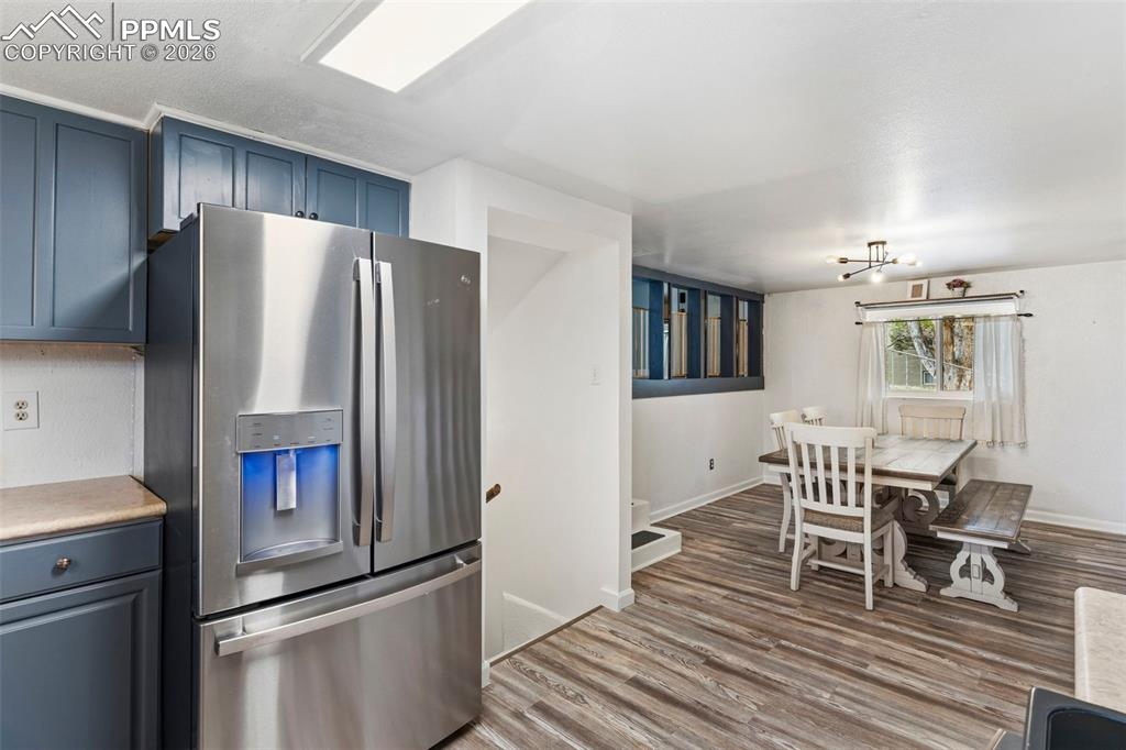 Image 11 of 37: Dining Area