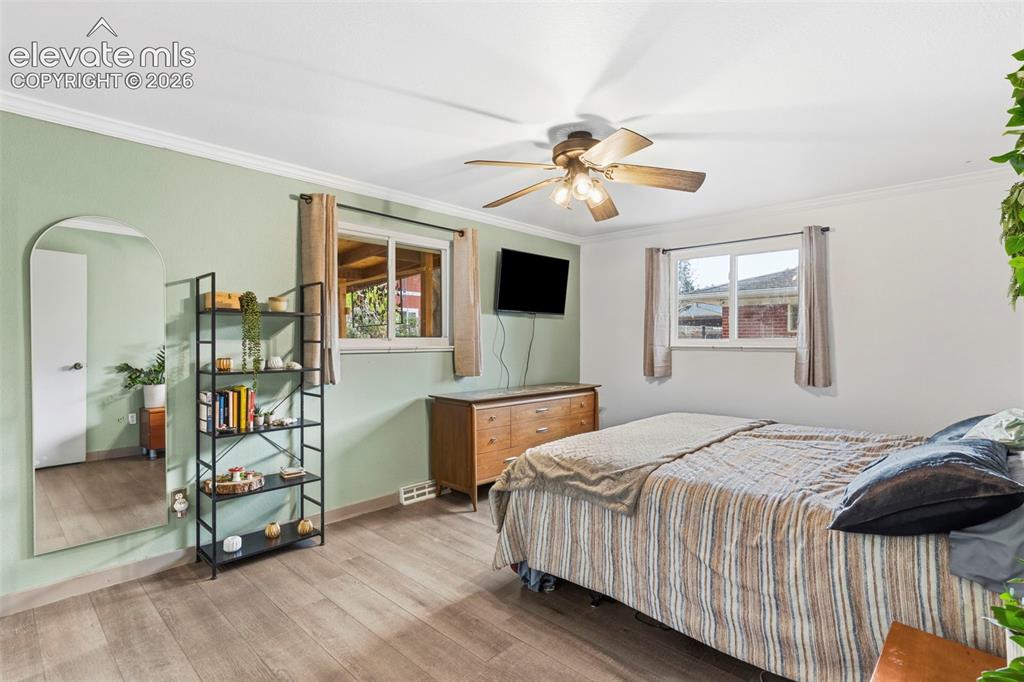 Image 12 of 37: Bedroom