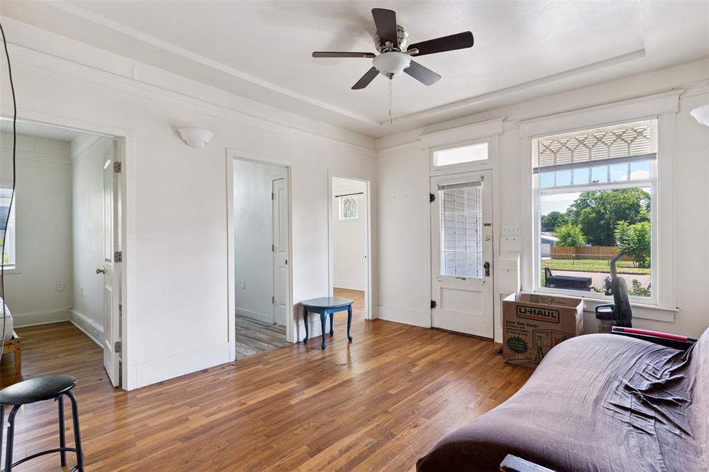 Image 3 of 23: Bedroom