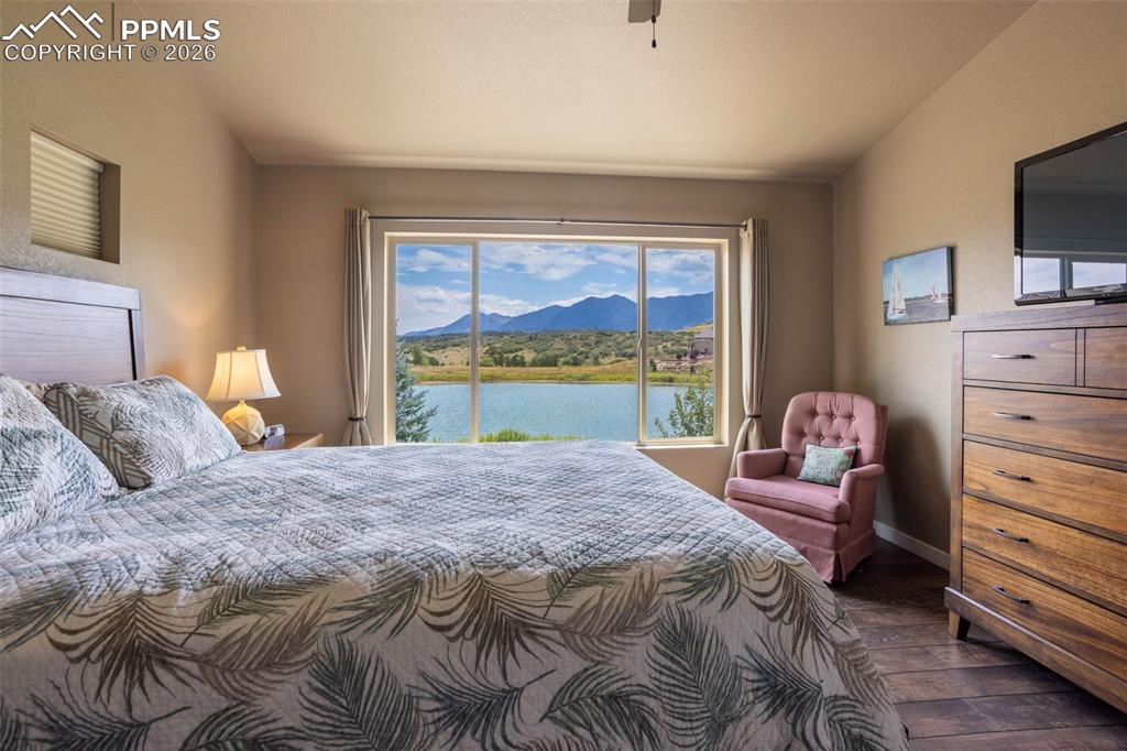 Image 19 of 48: Master Bedroom