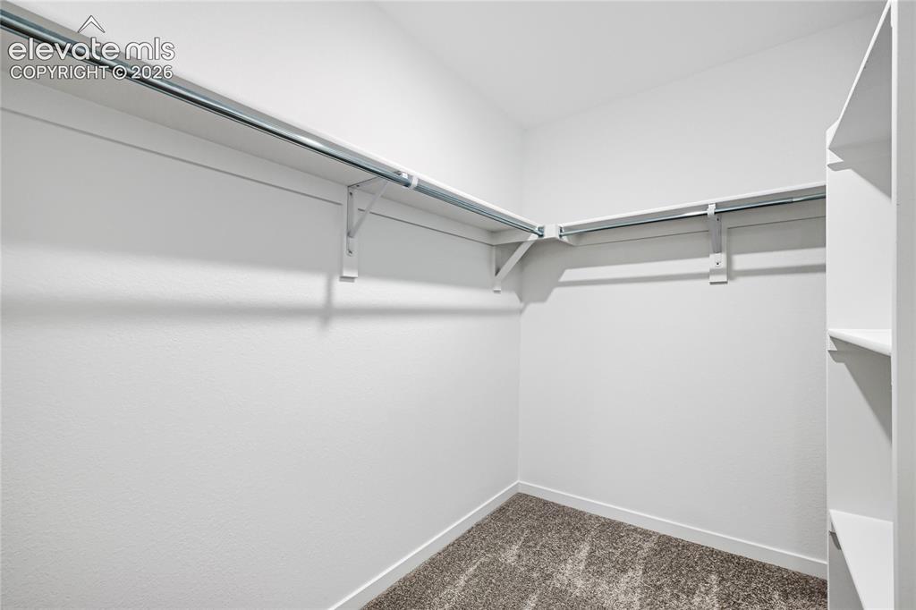 Image 10 of 14: Closet