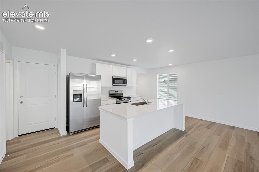 Image 4 of 14: Kitchen