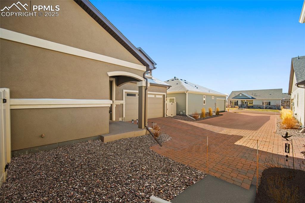 Image 3 of 50: Patio