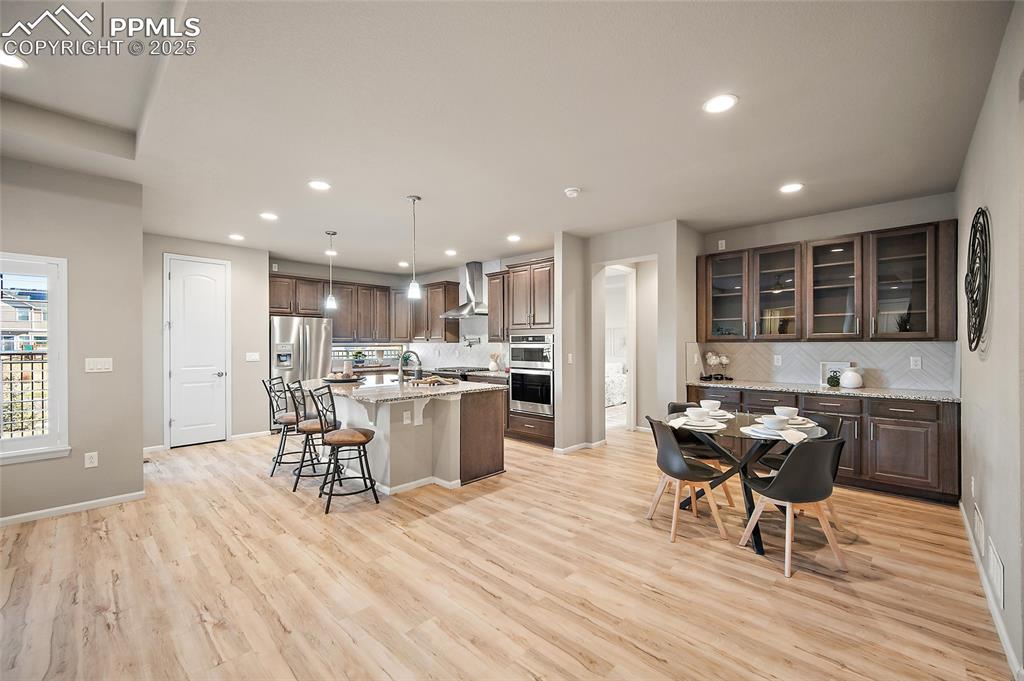 Image 8 of 50: Kitchen