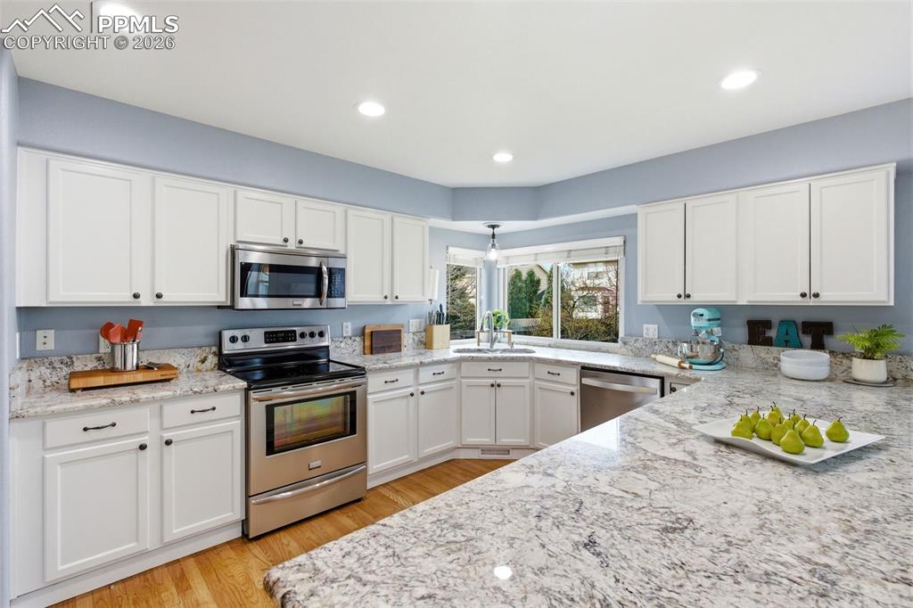 Image 2 of 50: Kitchen