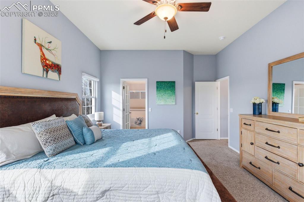 Image 25 of 50: Bedroom