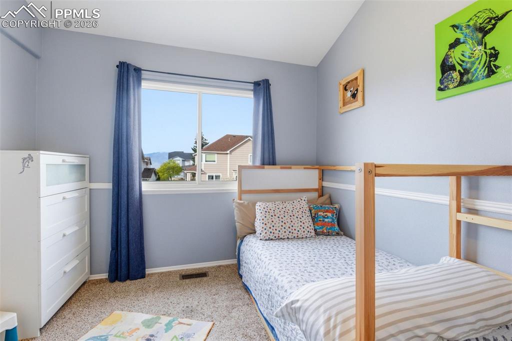 Image 29 of 50: Bedroom