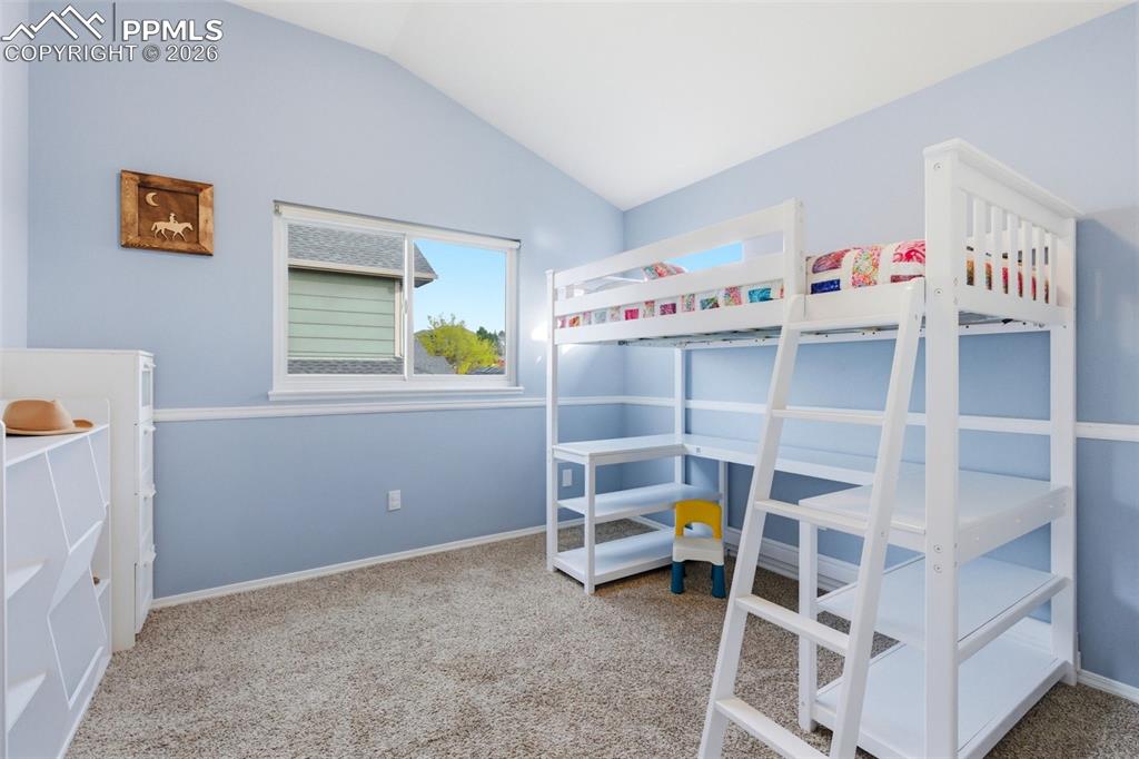 Image 30 of 50: Bedroom