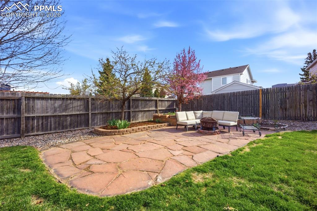 Image 43 of 50: Patio