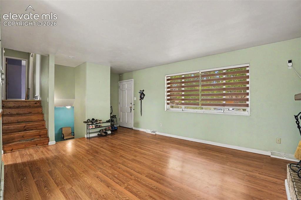 Image 6 of 23: Living Room