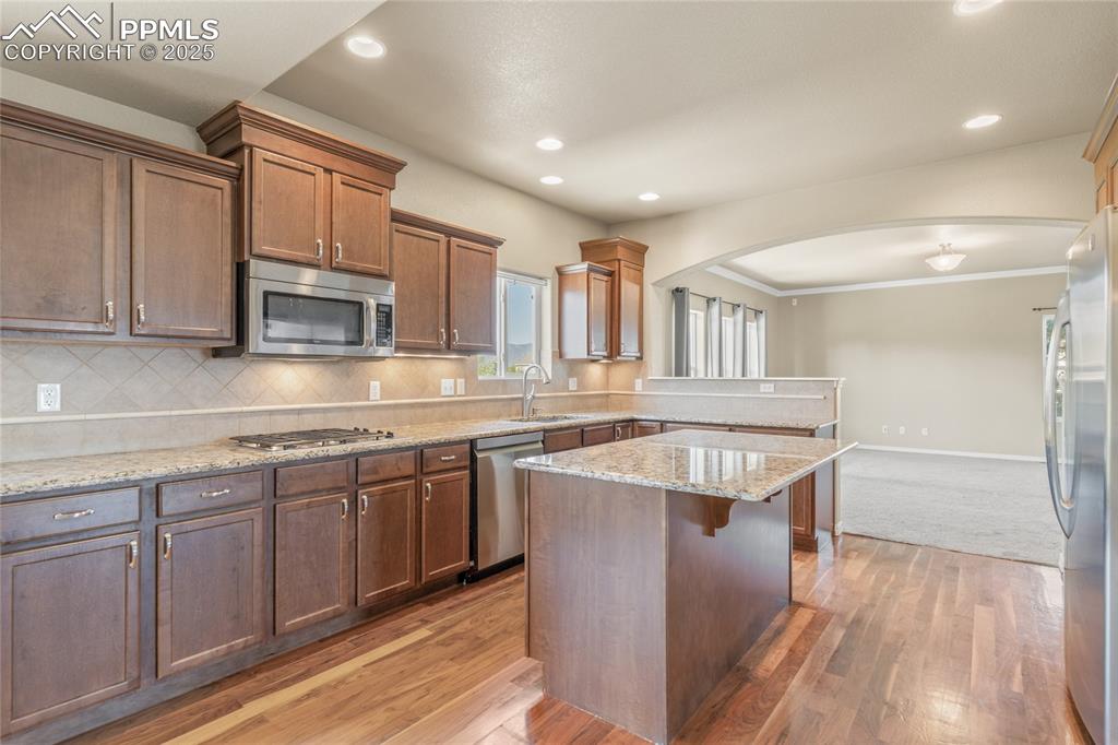 Image 15 of 34: Beautiful stainless appliances.