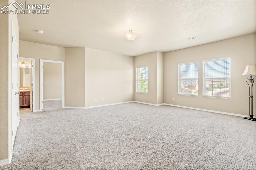 Image 26 of 34: Loft